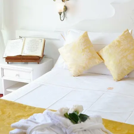 Astoria Hotel 4*